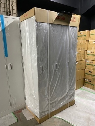 3人用ロッカー新古品