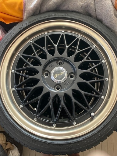 16インチ　アルミホィール　タイヤ