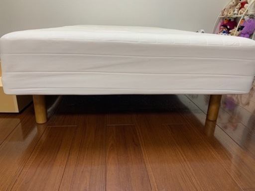 セミダブルベッド