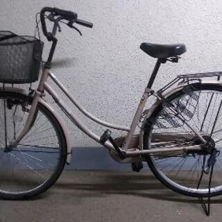珍しいベージュカラーの自転車