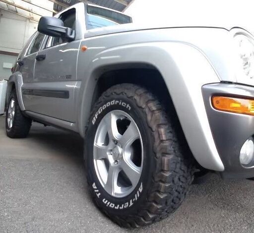 【ＢＦＧホワイトレターのブロックタイヤ＋ホイール付！】アメ車・ＲＶ・ＳＵＶにかっこいいＢＦグッドリッチ235/70R16☆彡
