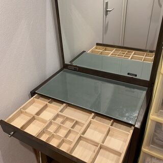 2005年ごろに大塚家具で購入したドレッサーを譲ります