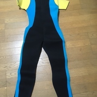 ウェットスーツ