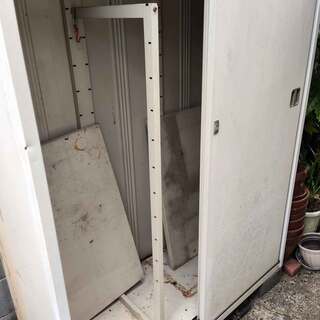 イナバ ◆ スリム 物置き　ロッカー　収納庫 保管庫 ◇ W 1346 x D 602 x H 1925 鍵有り ◆ INABA 稲葉製作所 庭 屋外 整理 ◆の画像