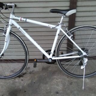 RENAULT クロスバイク ホワイト 700C Amazon | RENAULT(ルノー) 700c CRB7006S クロスバイク ホワイト