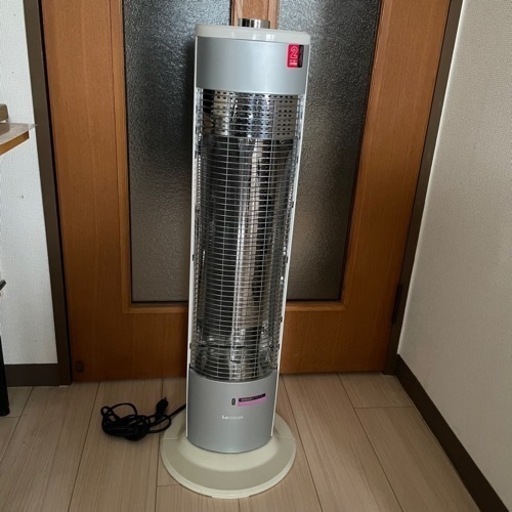 コイズミ　遠赤電気ストーブ　2015年製