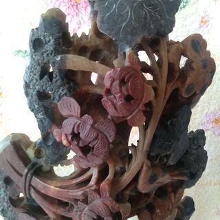 美術品　石の透かし彫り【玉石寿山石】の画像