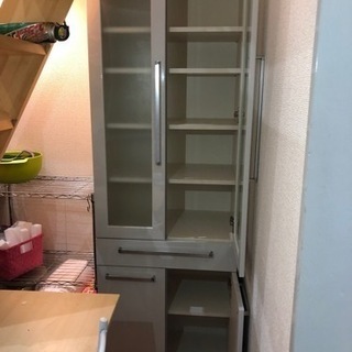 食器棚の画像