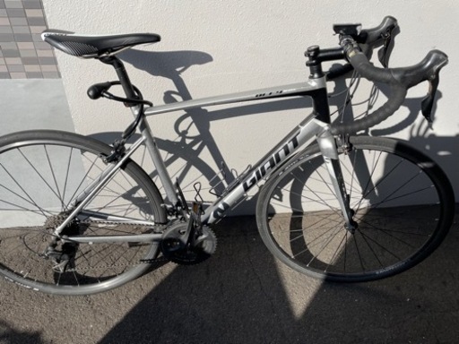 ジャイアント　ロードバイク　携帯空気入れ付き　105 11速　値下げ要相談　175cm以上