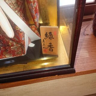 日本人形ガラスケース入りの画像