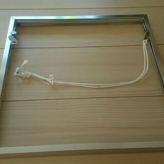 金属製の額縁の画像