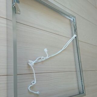 金属製の額縁の画像