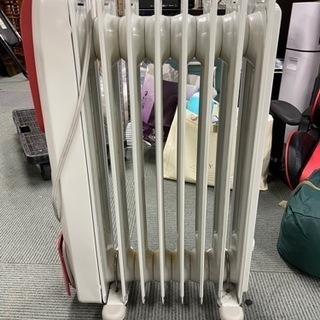 【🎈赤色が可愛い🎈冬の強い味方🏋️‍♀️‼️】デロンギオイルヒーターの画像