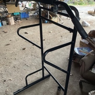 ぶら下がり健康器具　懸垂バーの画像