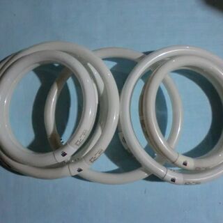 ■三菱　ルピカD　円形蛍光灯　丸型蛍光灯　32型30W　4本　4...