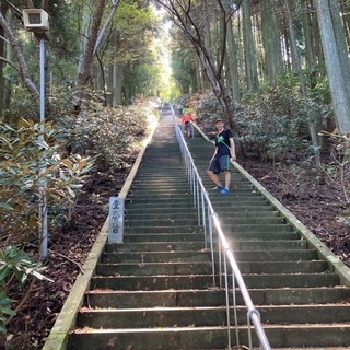 美里石段　3333段