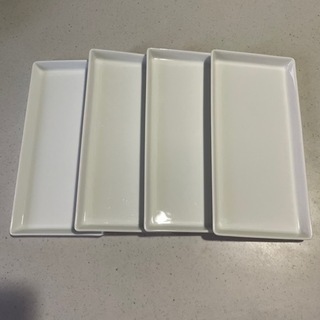 白の食器4枚セット