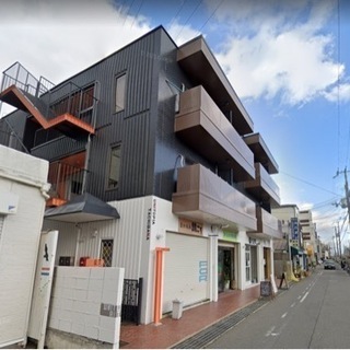 駅まで徒歩3分♫1階路面テナント♫室内美装で家具付き♫