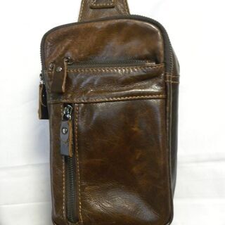 中古美品　本革　斜め掛けショルダーバッグ