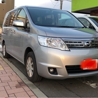 日産セレナ　４ＷＤ　低走行車　夏冬タイヤあり