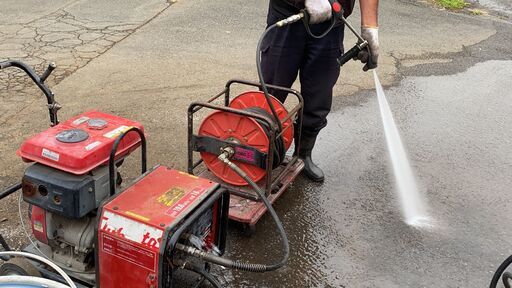 現物確認歓迎 初期不良対応OK 実演動画みて落札して!! 動作品 実圧力 100Kgf/c㎡　 マキタ 高圧洗浄機 EHW200　現状渡し