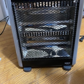 電気ストーブ　2個有ります。お話し中。