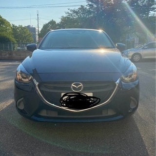 MAZDAデミオ（紺色）の画像