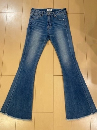 服/ファッション 11.GYDA FLARE DENIM