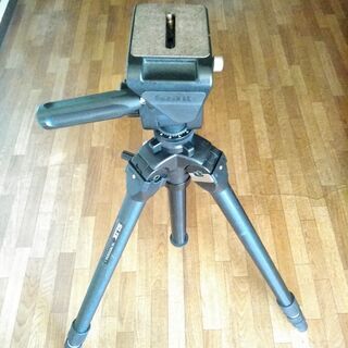 SLIK 三脚 ザプロフェッショナル 4　お貸しします。