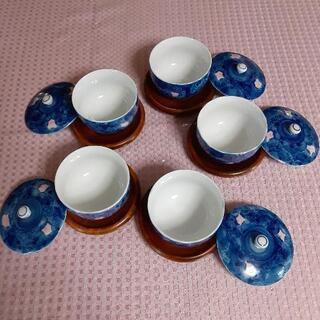 蓋付きコップの画像