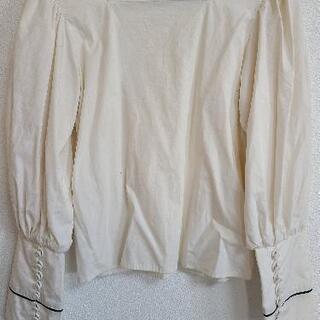 リリーブラウン　カフスブラウスの画像