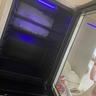 ドリンク冷蔵庫【⠀ドリンク用はお話中  】