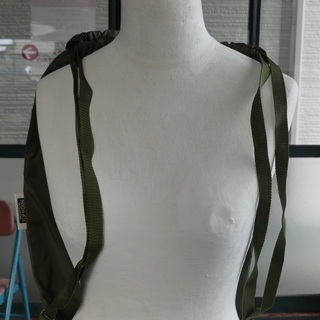 お得・最後まで読んで！／500円。8バッグ／リュック。購入後使わずタグそのままのものもあります。クセがついたものは治ると思います。の画像