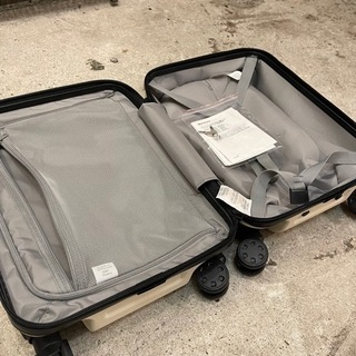 [1-3泊] 無印 ハードキャリー 20L アイボリー 4輪 MUJI
