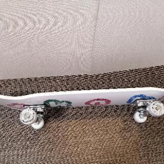 Native skater スケートボードの画像