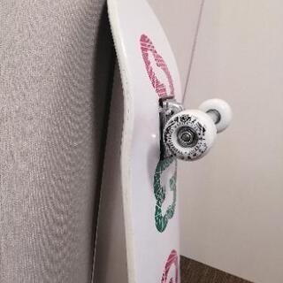 Native skater スケートボードの画像