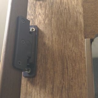 食器棚両開き扉用オートヒンジ部品１つだけの画像