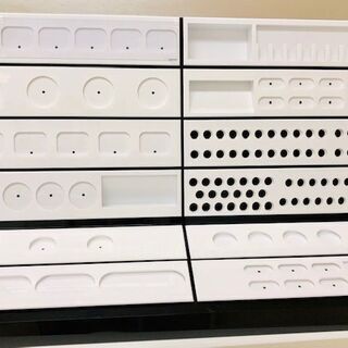 ★大幅値下げ★　ミラー付きアクリルコスメケース　大型什器　ディスプレイ台　コレクション台　パレット多数おまけ付き　の画像