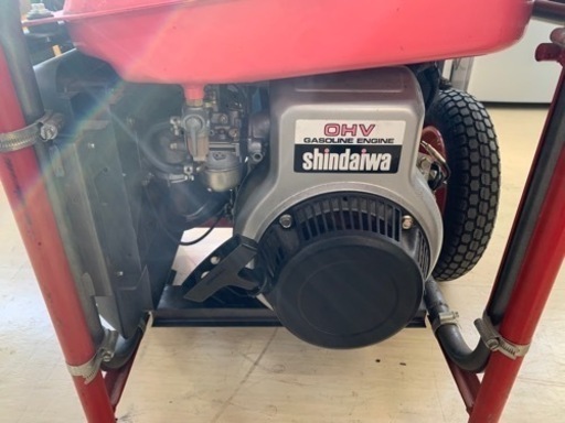 要整備、新ダイワ 発電機 ＥＧ２４００ 100Ｖ 21Ａ 2.1kVA 燃料ガソリン 移動に便利な車輪付き 照明もセット　東根市より