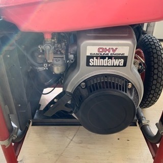 要整備、新ダイワ 発電機 ＥＧ２４００ 100Ｖ 21Ａ 2.1kVA 燃料ガソリン 移動に便利な車輪付き 照明もセット　東根市よりの画像