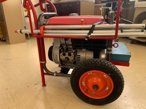 要整備、新ダイワ 発電機 ＥＧ２４００ 100Ｖ 21Ａ 2.1kVA 燃料ガソリン 移動に便利な車輪付き 照明もセット　東根市より