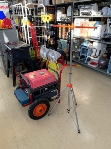 要整備、新ダイワ 発電機 ＥＧ２４００ 100Ｖ 21Ａ 2.1kVA 燃料ガソリン 移動に便利な車輪付き 照明もセット　東根市より