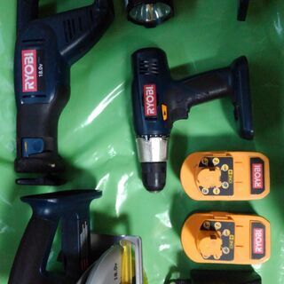 RYOBI 電動 工具 セット ドリル 丸ノコ 電ノコ ライト  充電器 バッテリー