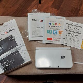 new Nintendo 3DS LL ホワイト 本体 + 32GB microSD + オマケソフト付きの画像
