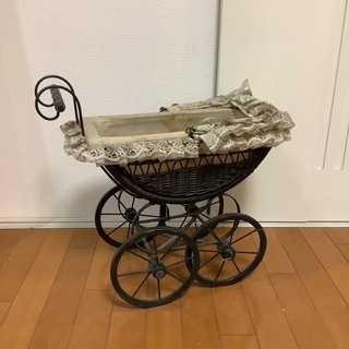 ヴィンテージ　乳母車　ディスプレイ、ドール用