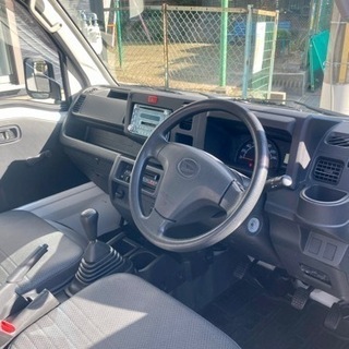 2017年式　ダイハツ　ハイゼット　軽トラック　2WD　5速マニュアル　車検令和5年８月まで　架台・ETC付きの画像