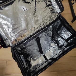 ウーバー(Uber eats)のカバンの画像
