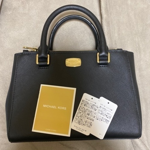 マイケルコース　MICHAEL KORS ショルダーバック　状態よし　H\u0026Mのフープピアス、ローリーズファーム等のピアス付き