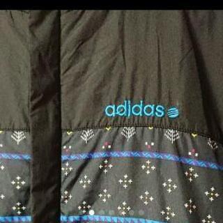 adidas 超軽量ジャケットの画像