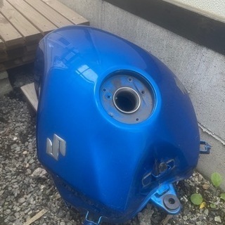 gsr250 gsr250f gsr250s タンク　青　凹みなし
